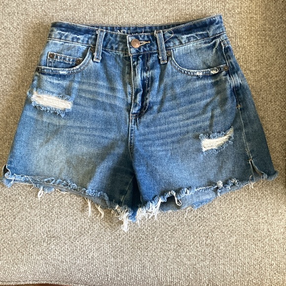 2 pairs of jean shorts - Picture 2 of 7